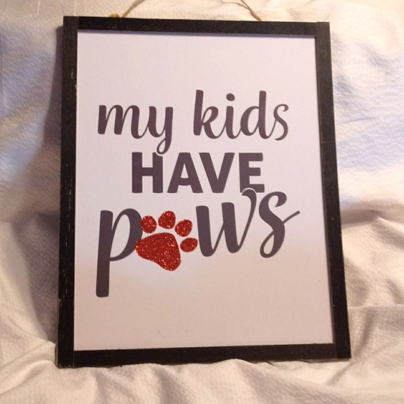 WALL ART.   MY KIDS HAVE PAWS....RED GLITTER PAW PRINT. - Picture 1 of 5